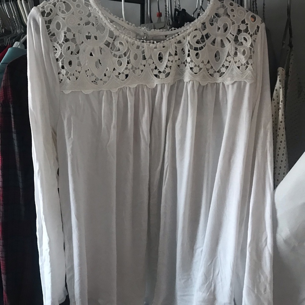 Beautiful white lace top!